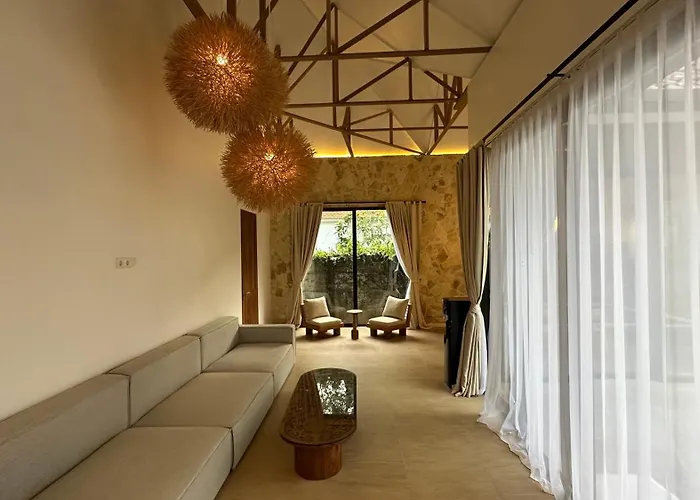 Villa Melasti #2 2bdr With Yard & Pool *