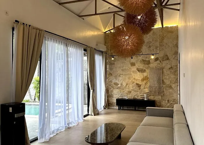 Melasti #2 2bdr With Yard & Pool *